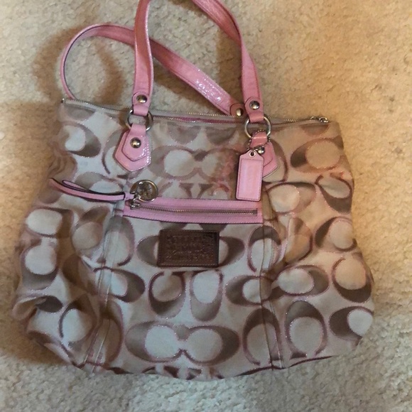 Coach Handbags - Authentic coach purse Coach Handbags - Authentic coach purse